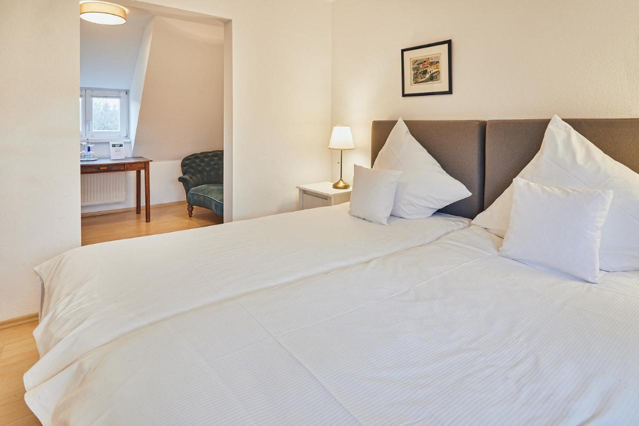 Gutshotel Baron Knyphausen Eltville am Rhein Exterior photo